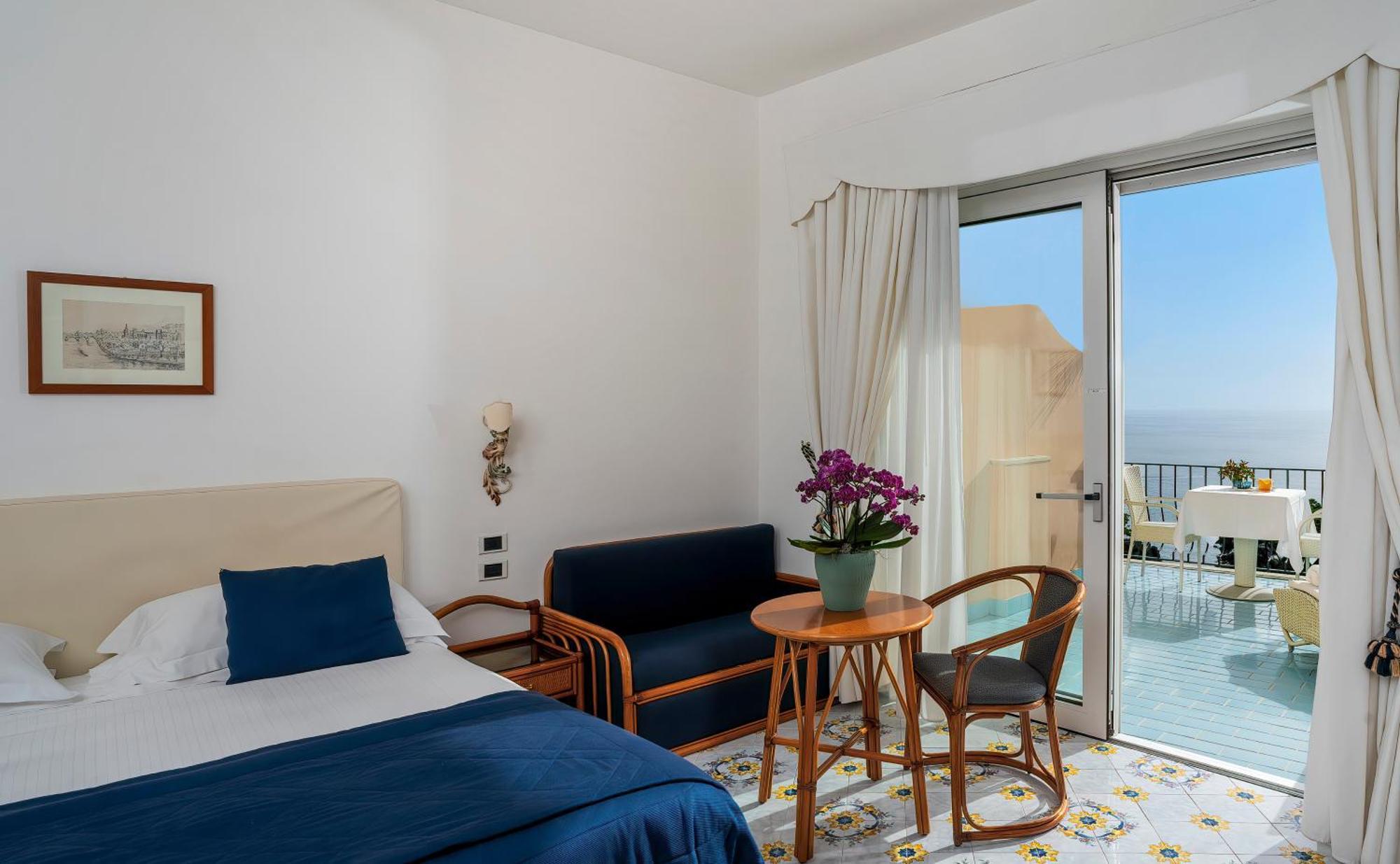 La Vega Hotel Capri Room photo